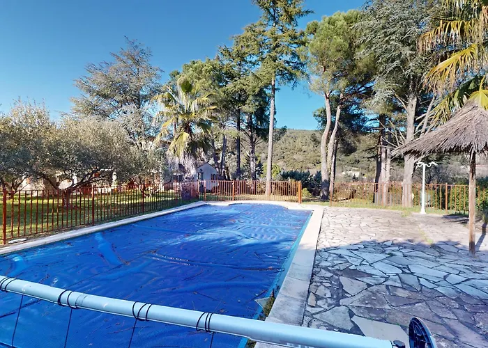 Familiale 7 Pieces Avec Coin Piscine Prive - Fr-1-785-29 * Agones